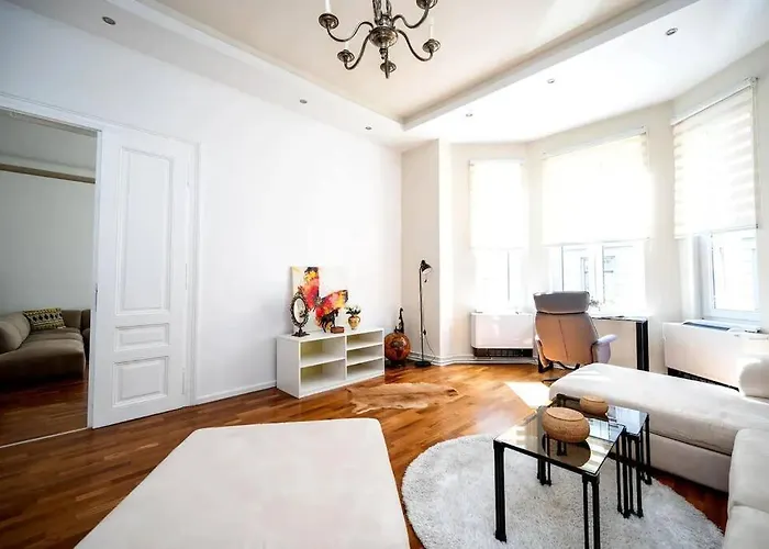 Luxury 2Bdr Apartment In Budapest