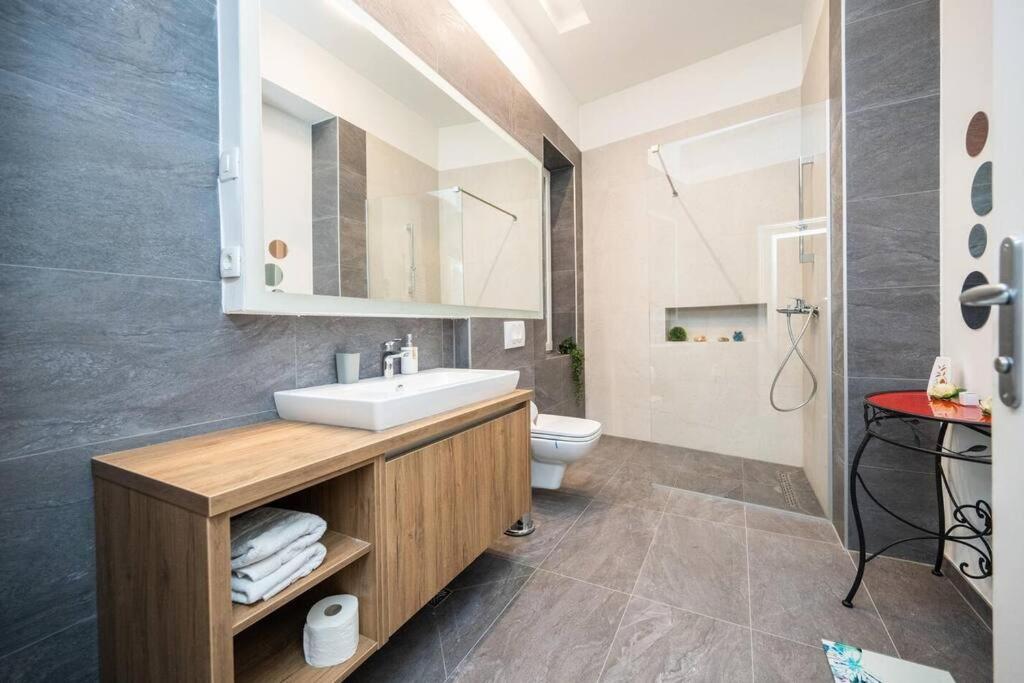 Apartment Luxury 2bdr In