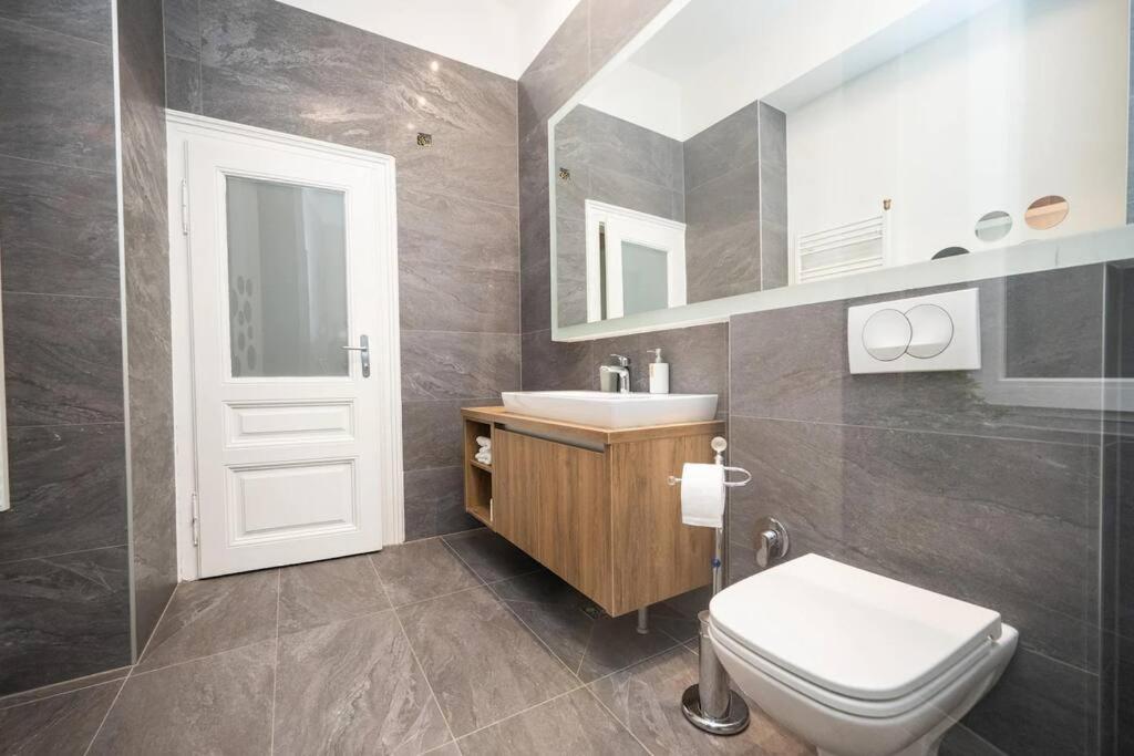 Luxury 2bdr In